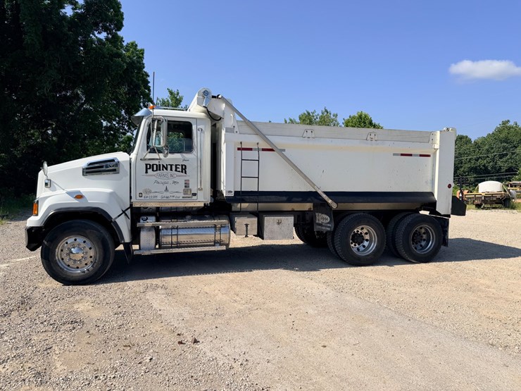 2016-western-star-4700-image-5