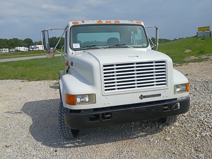 2002-international-4700-image-14