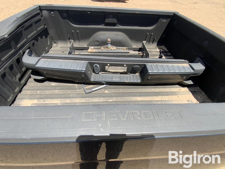 2019-chevrolet-2500-image-16