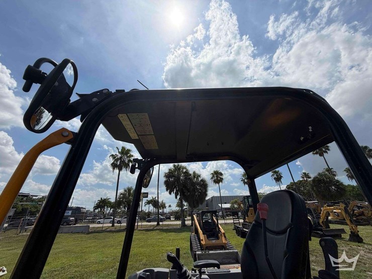 2025-jcb-35z-1-image-25