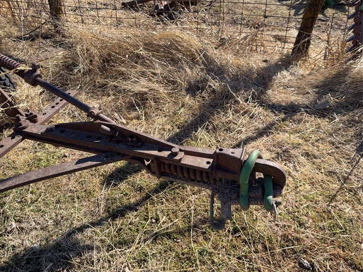 john-deere-pull-type-two-bottom-plow-image-11