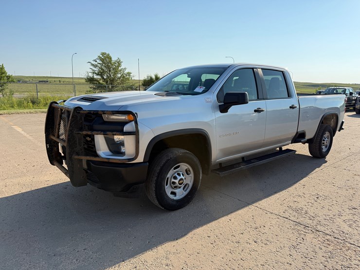 2021-chevrolet-silverado-2500hd-image-2