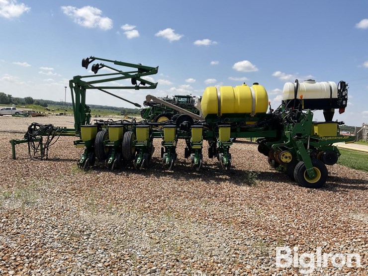 2010-john-deere-1770nt-image-9