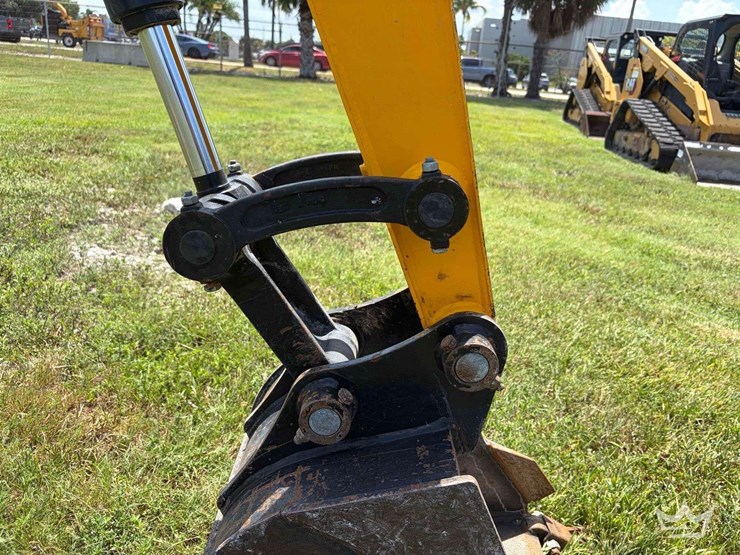 2025-jcb-35z-1-image-9