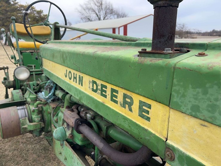 john-deere-520-image-11