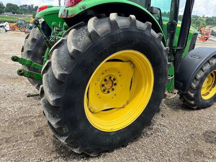 2010-john-deere-6430-image-18