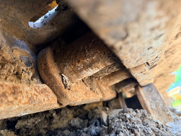 2010-caterpillar-328d-image-88