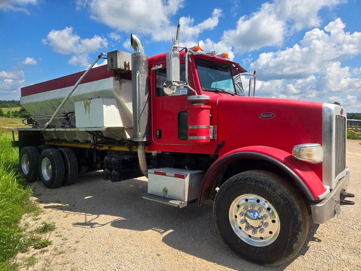 2009-peterbilt-367-image-19