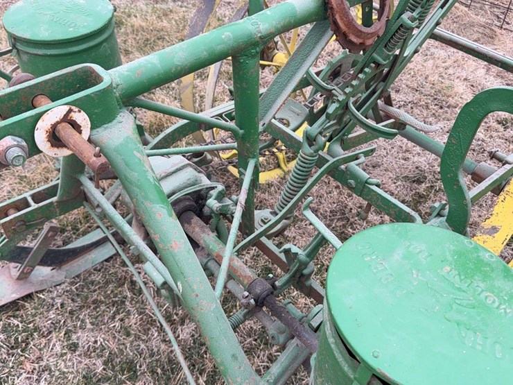 john-deere-two-row-planter-image-18