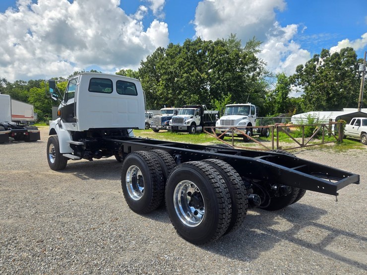 2005-sterling-l9500-image-9