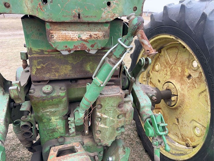 john-deere-520-image-40