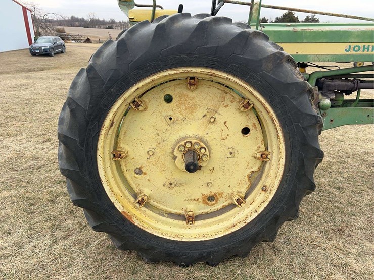 john-deere-520-image-34