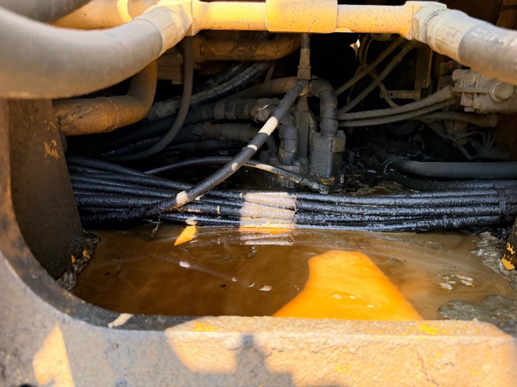 2010-caterpillar-328d-image-104