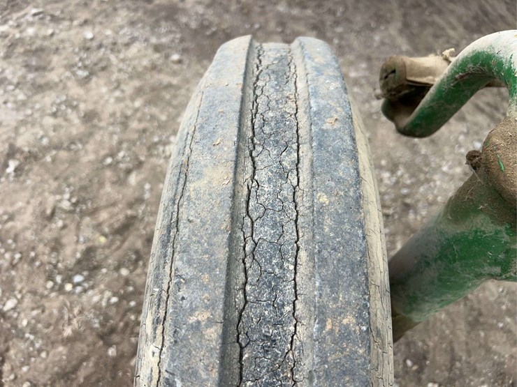 john-deere-70-image-22