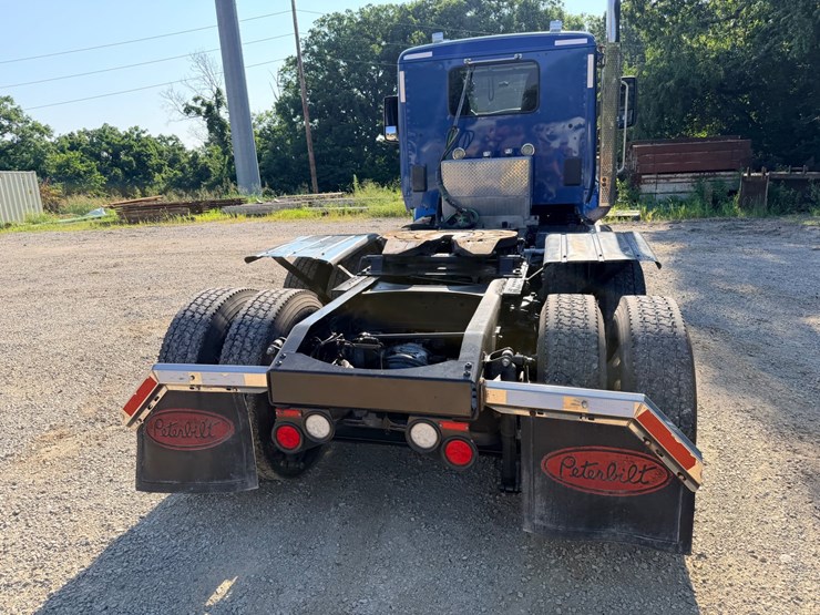 2021-peterbilt-579-image-37