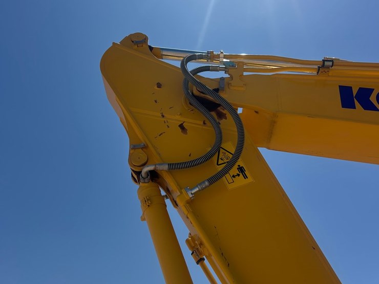 2025-komatsu-pc210-image-22