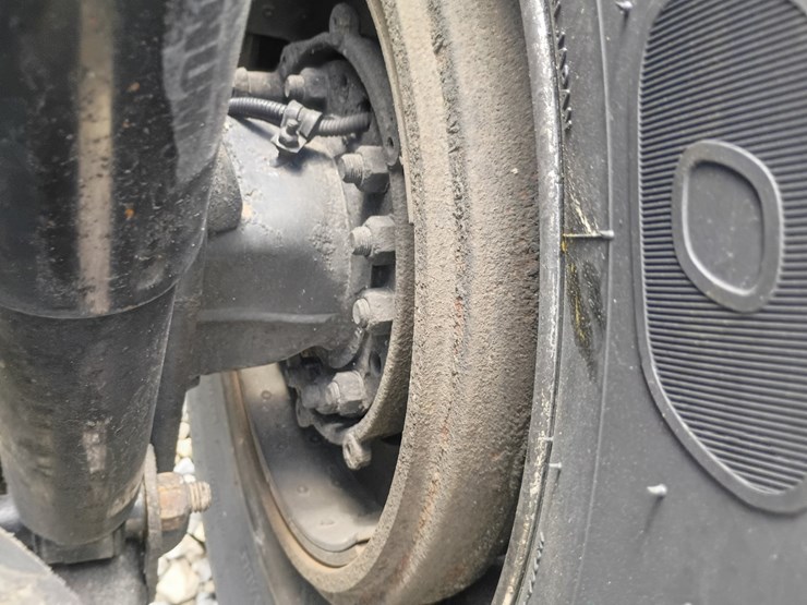 2008-freightliner-m2-106-image-80