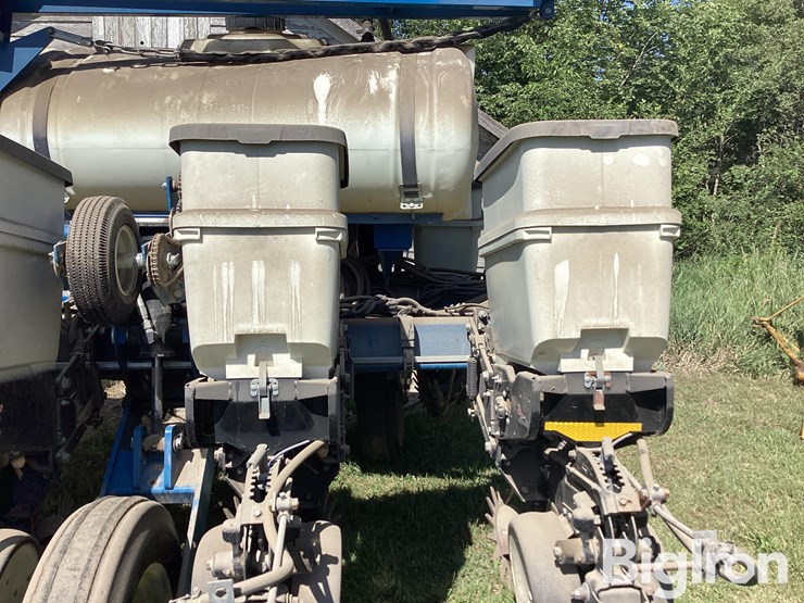 kinze-3200-image-17