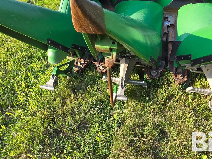 2010-john-deere-608c-image-12