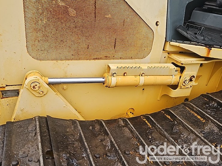 2006-deere-650j-image-18