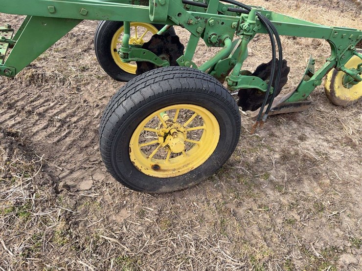 john-deere-no.-44-pull-type-two-bottom-plow-image-10