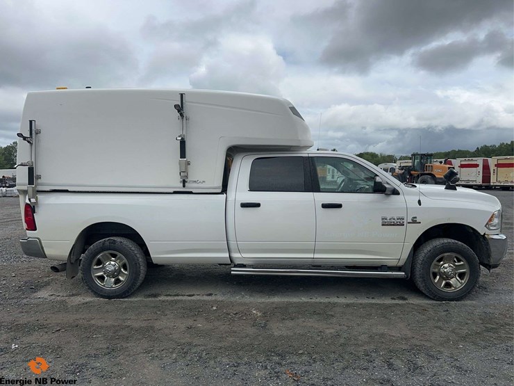 2018-dodge-3500hd-image-4