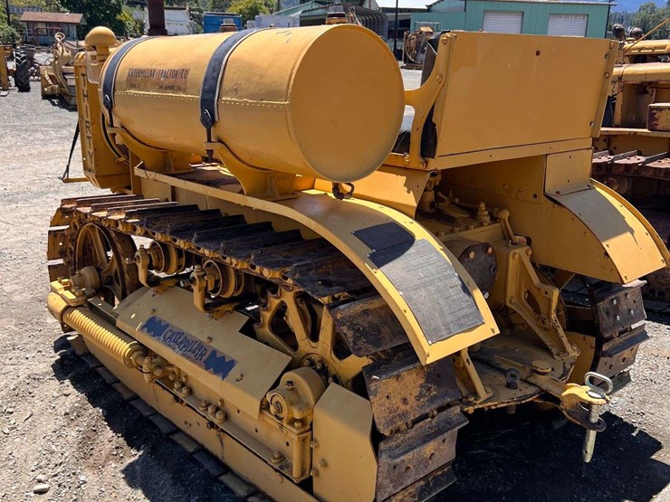 caterpillar-thirty-image-7