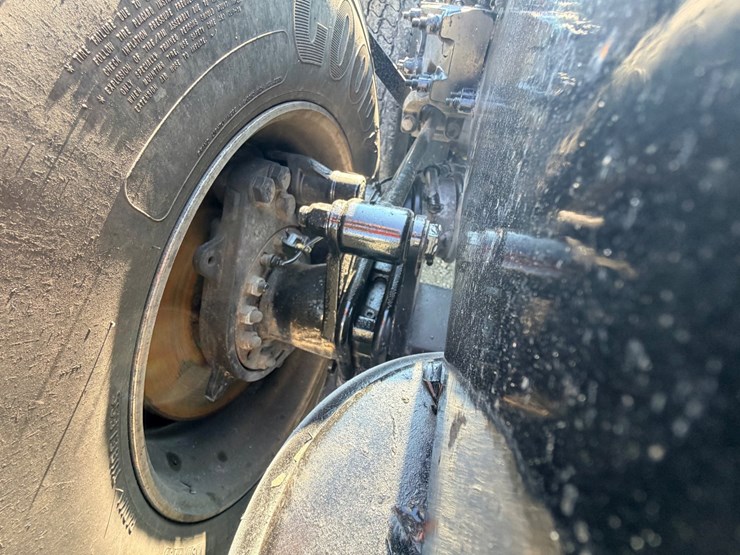 2021-peterbilt-579-image-73
