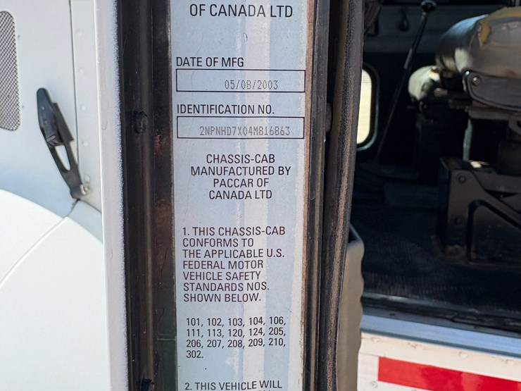 2004-peterbilt-330-image-13
