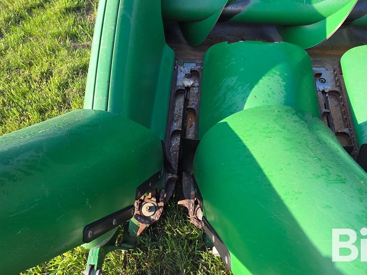 2010-john-deere-608c-image-18