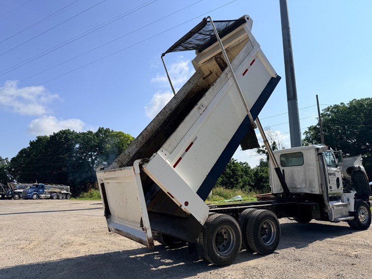 2016-western-star-4700-image-37