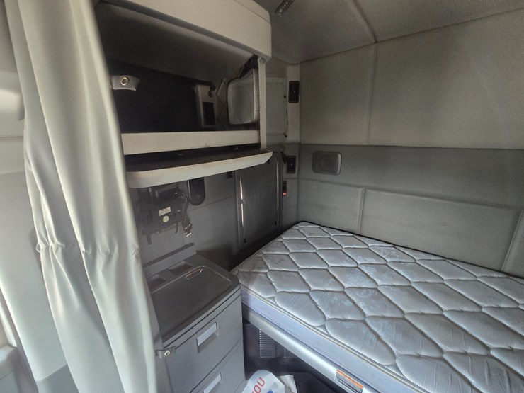 2019-kenworth-t680-image-61