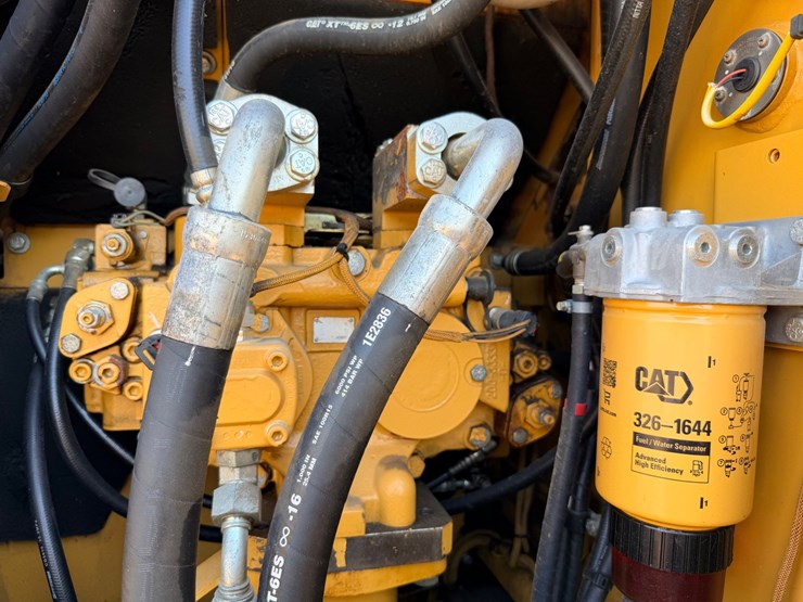 2010-caterpillar-328d-image-41