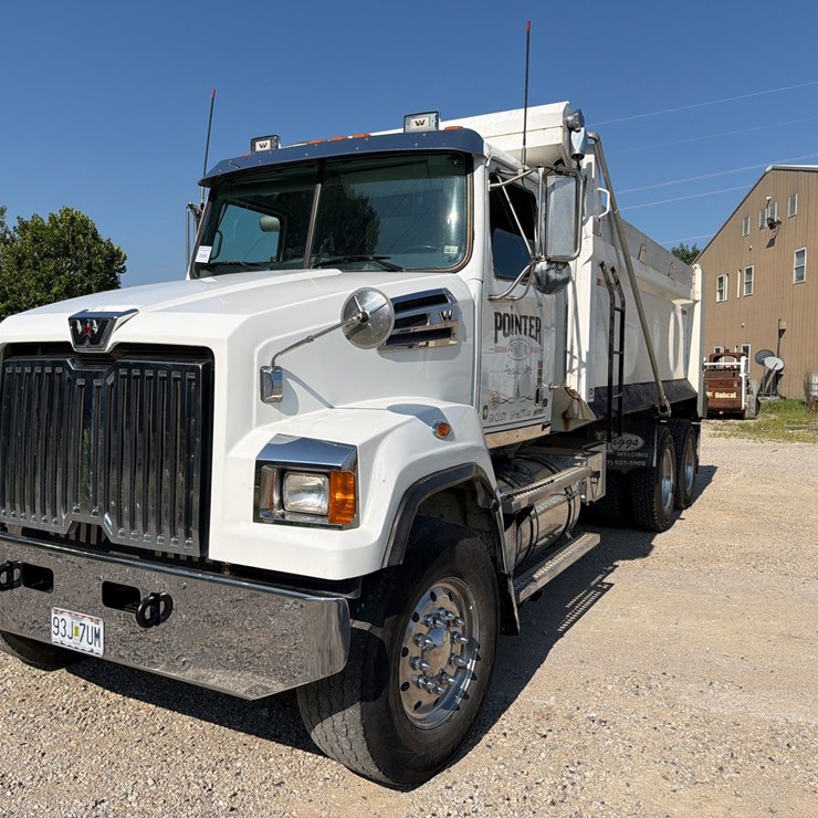 2016 WESTERN STAR 4700
