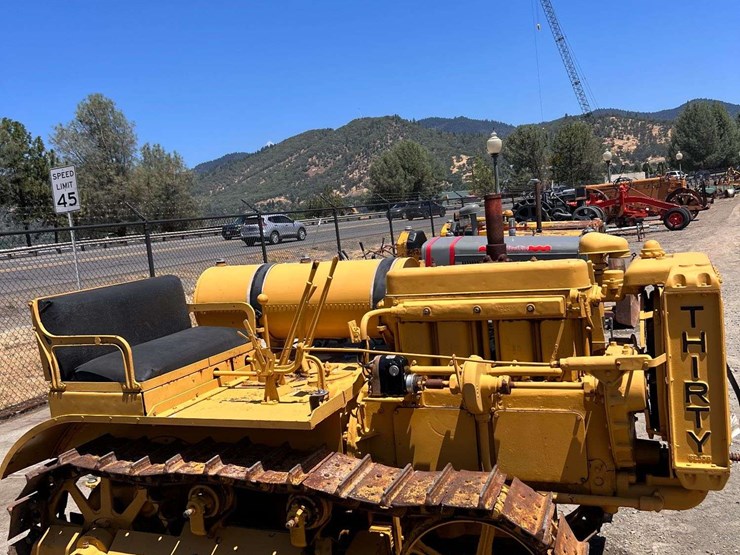 caterpillar-thirty-image-4