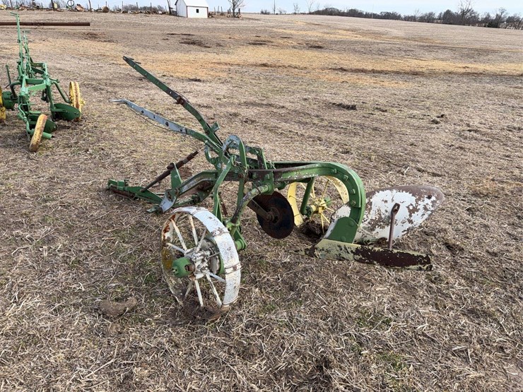 john-deere-one-bottom-plow-image-3