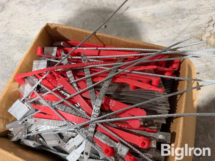 box-of-trailer-seals-image-8