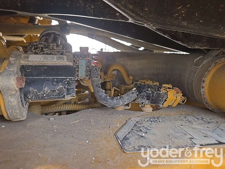 2018-caterpillar-d6n-lgp-image-53