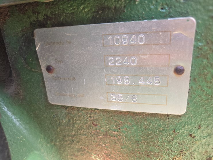 john-deere-2240-image-49