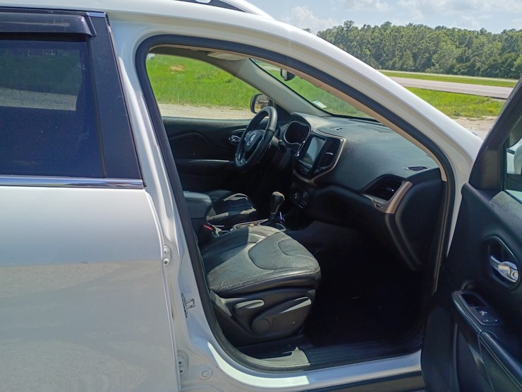 2014-jeep-cherokee-image-32