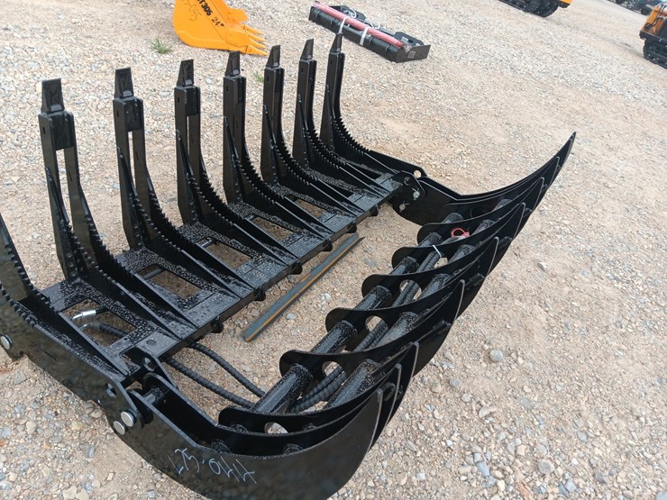 #l75-044-•-future-curved-wood-grabber-skid-steer-attachment-image-9