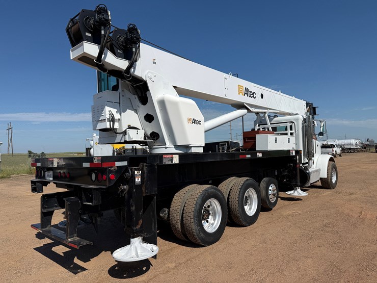 2012-peterbilt-367-image-7