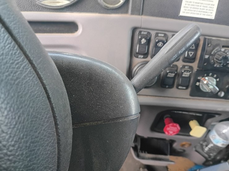 2014-peterbilt-367-image-63