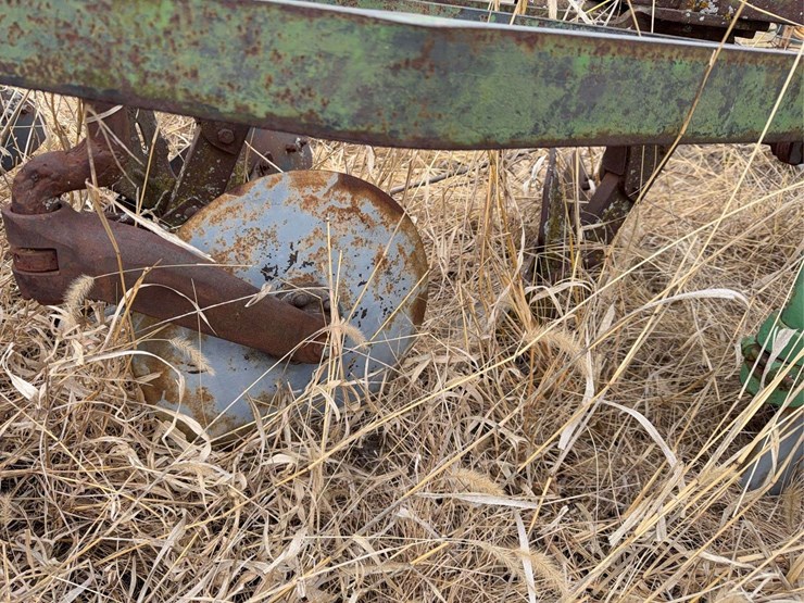 john-deere-pull-type-four-bottom-plow-image-24