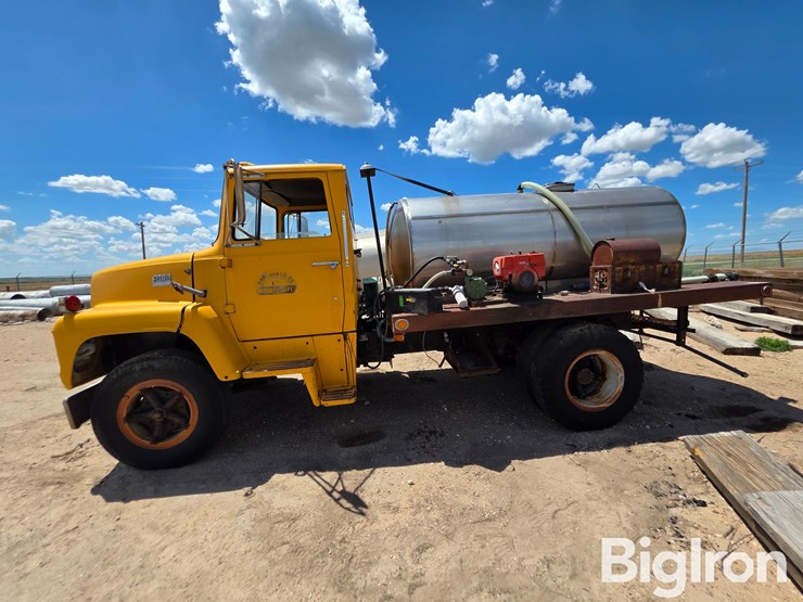 1974-ford-l8000-image-8