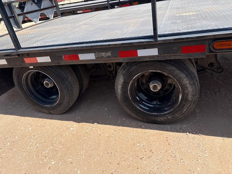2018-gatormade-20’-x-8’-t/a-gooseneck-chemical-pump-trailer-image-4