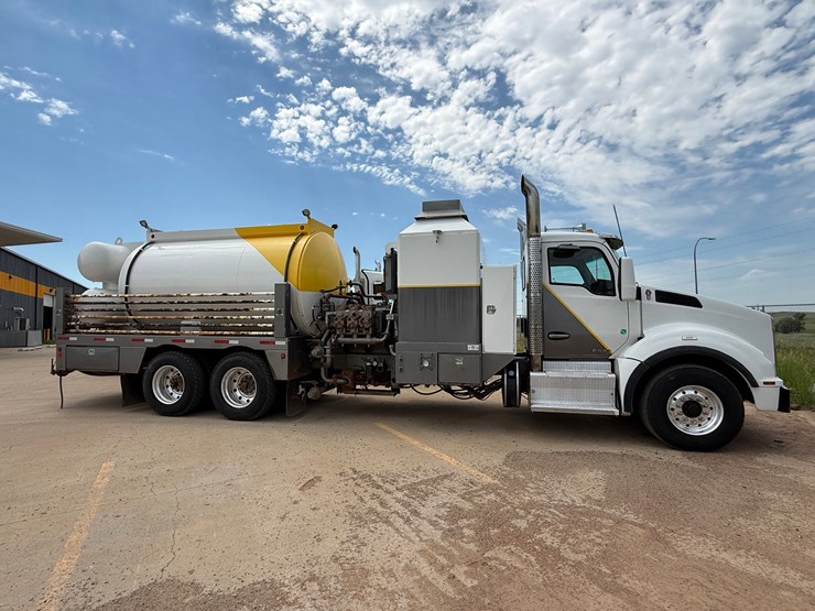 2017-kenworth-t880-image-5