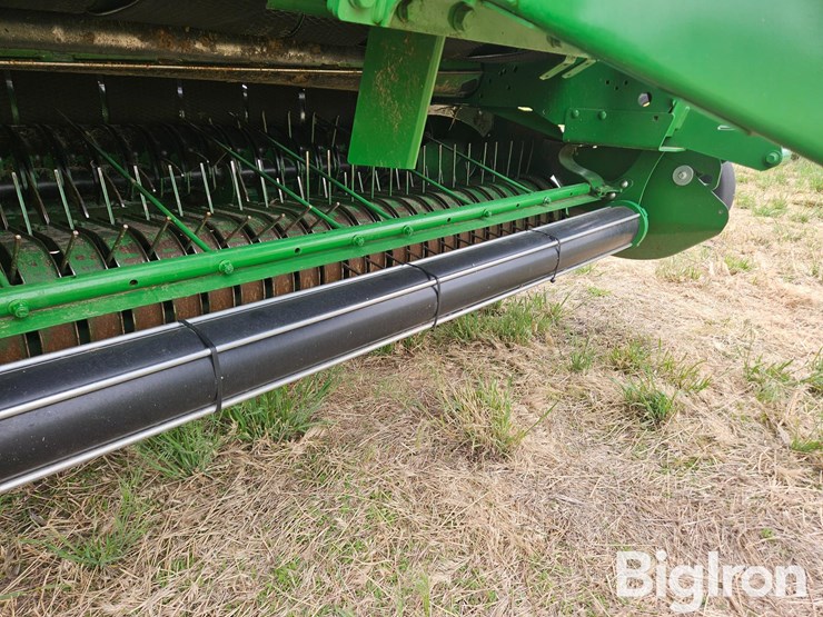 2019-john-deere-560m-image-11
