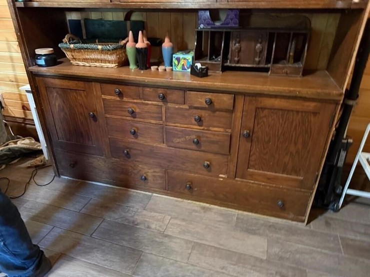 oak-mission-style-cabinet-w/glass-doors-image-4