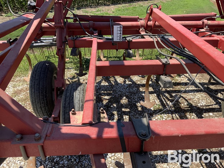 case-ih-4300-image-16